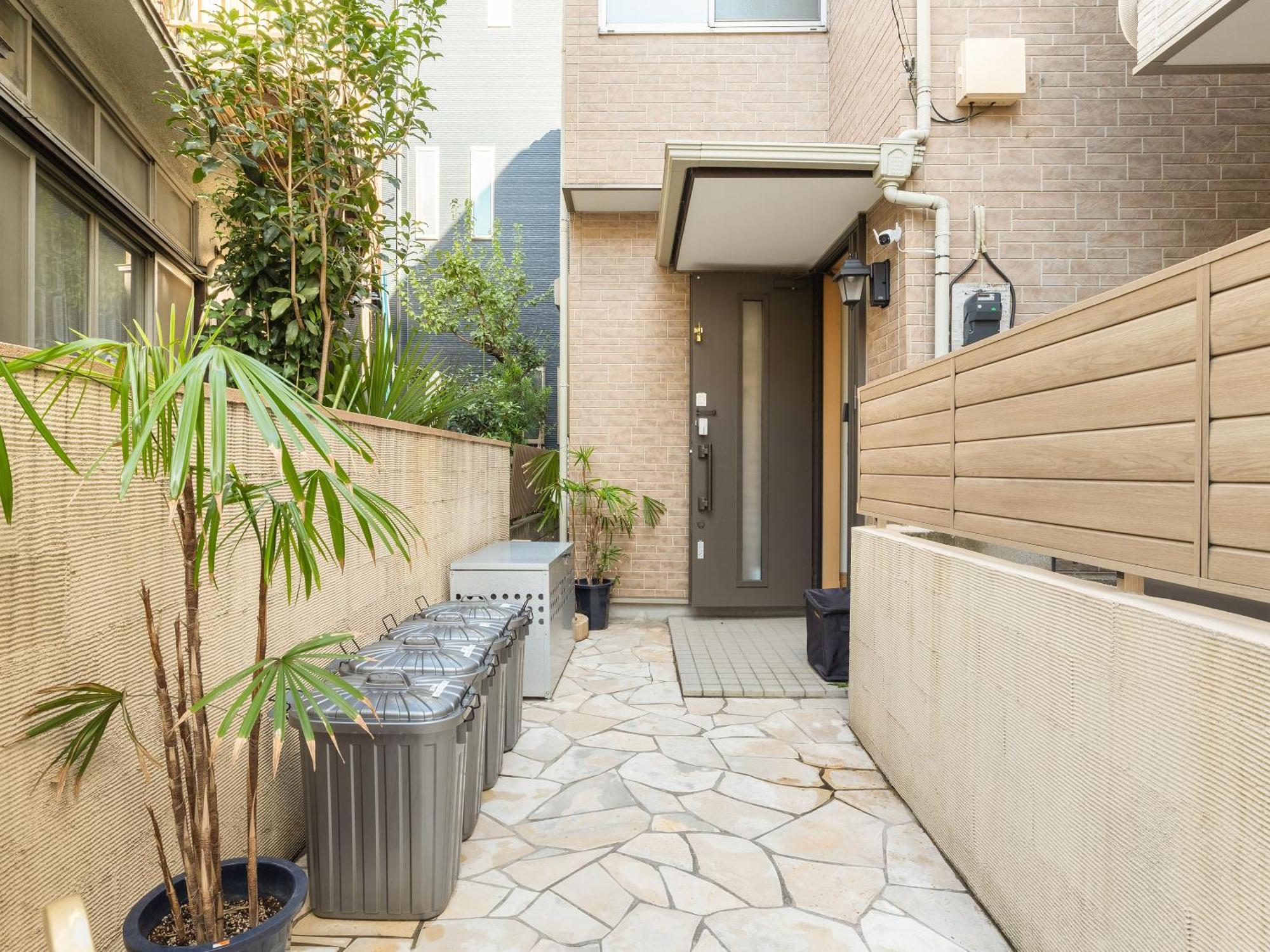 Kumanocho House 熊野町デザイナーズ2階建一軒家貸切 *