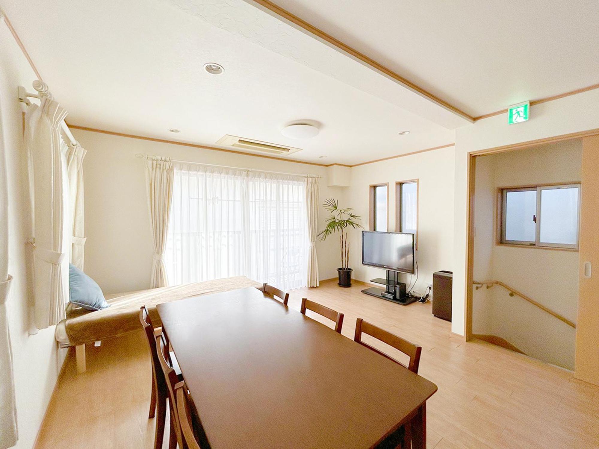 Apartment Kumanocho House 熊野町デザイナーズ2階建一軒家貸切 *